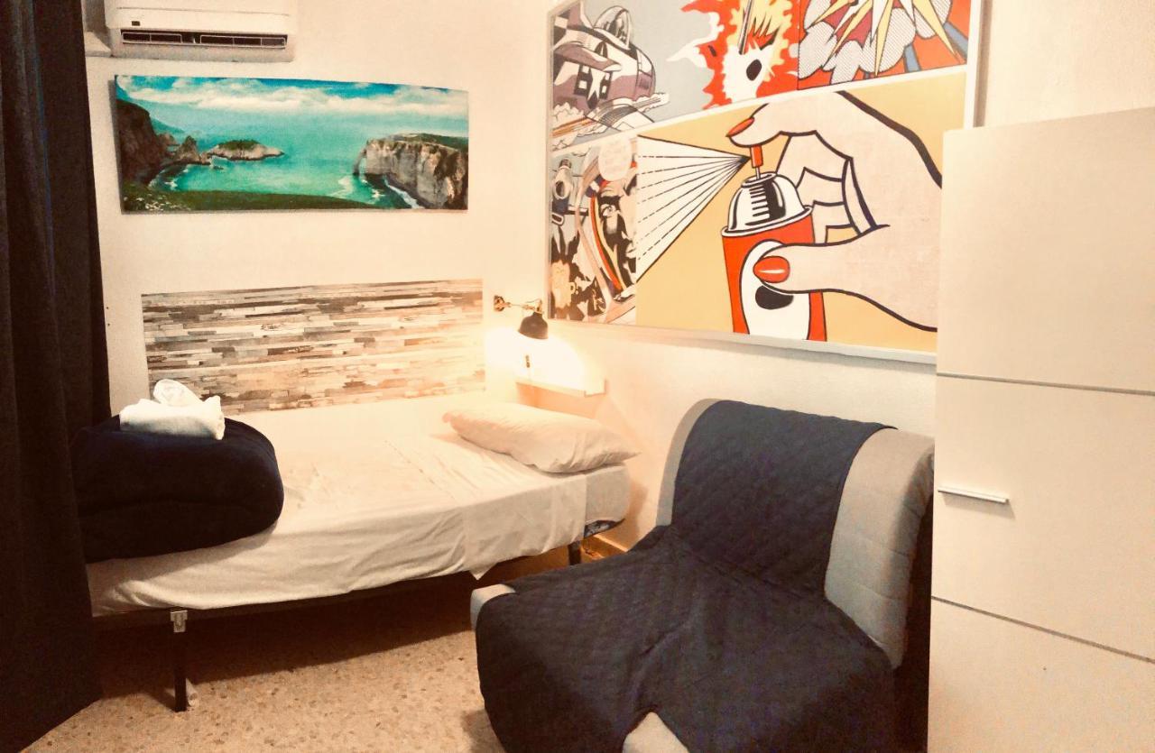 Low Cost Rooms Malaga River Εξωτερικό φωτογραφία