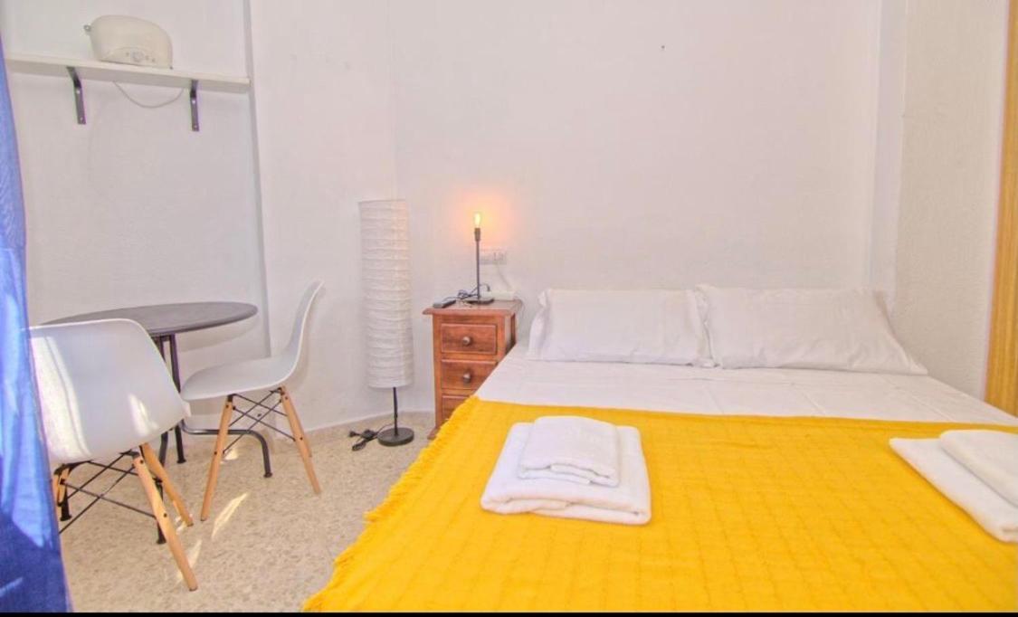 Low Cost Rooms Malaga River Εξωτερικό φωτογραφία