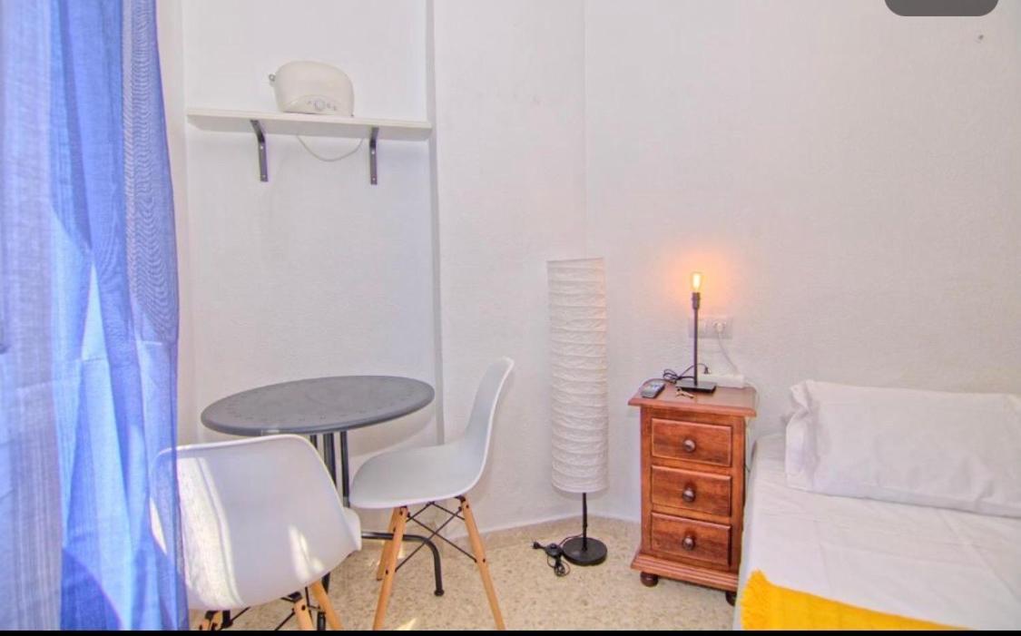 Low Cost Rooms Malaga River Εξωτερικό φωτογραφία