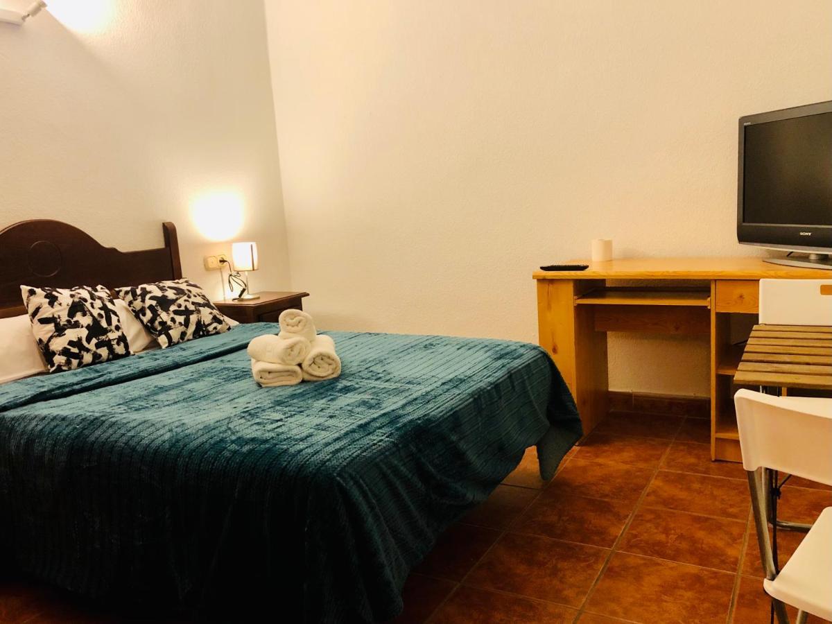 Low Cost Rooms Malaga River Εξωτερικό φωτογραφία