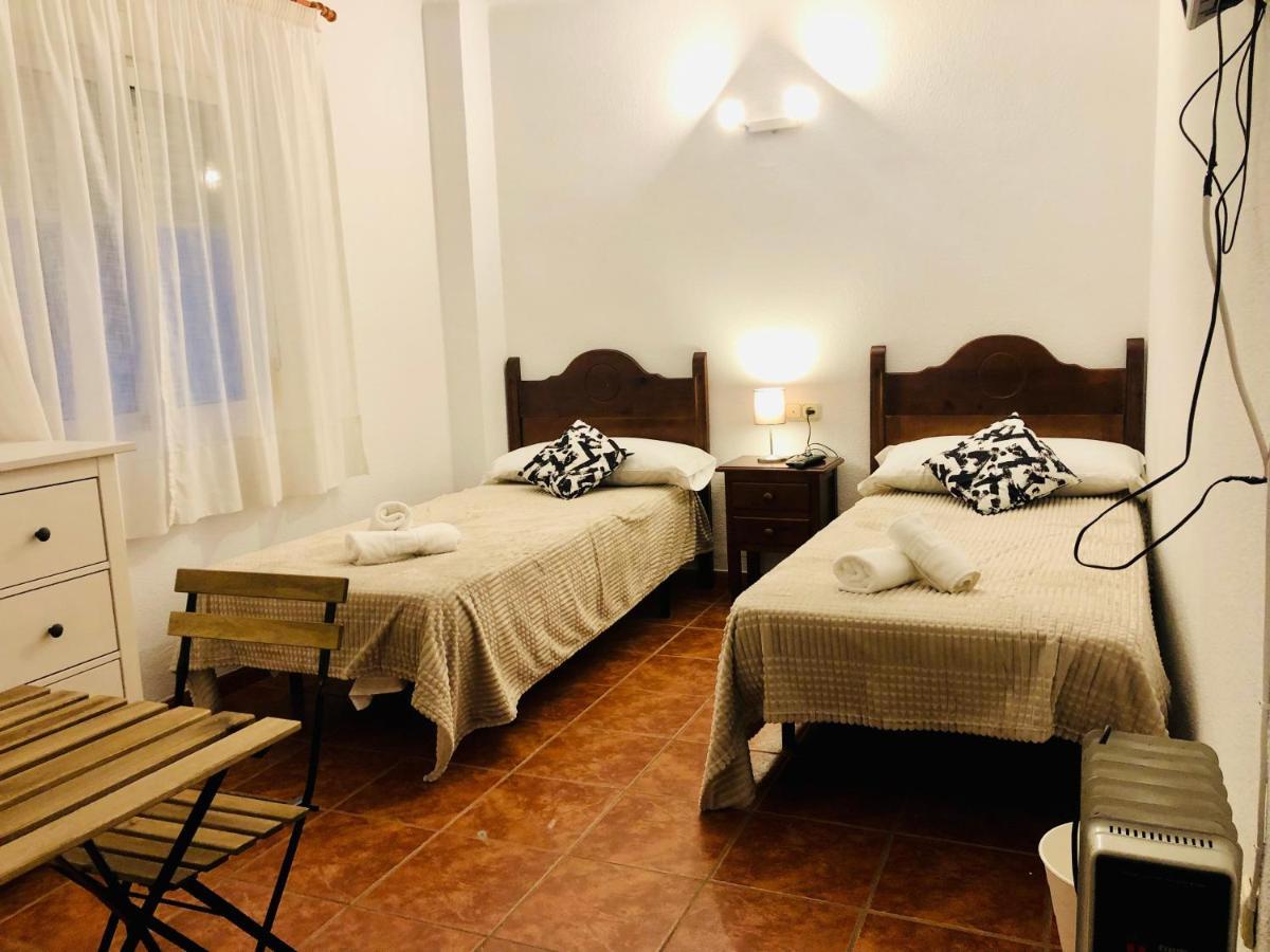 Low Cost Rooms Malaga River Εξωτερικό φωτογραφία