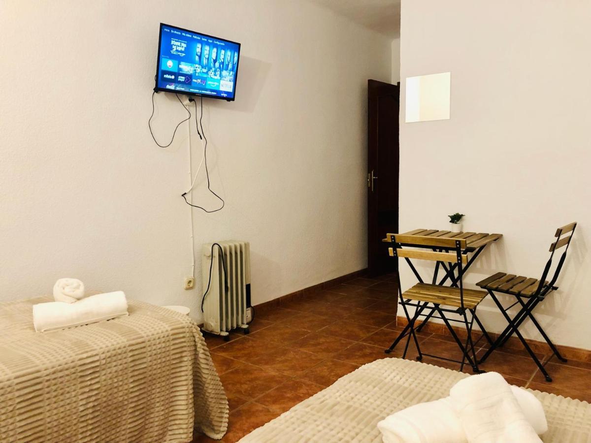 Low Cost Rooms Malaga River Εξωτερικό φωτογραφία