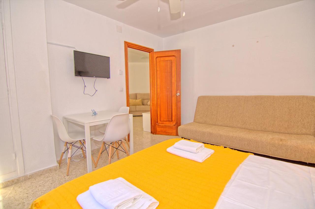 Low Cost Rooms Malaga River Εξωτερικό φωτογραφία