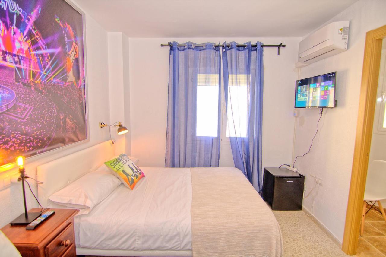 Low Cost Rooms Malaga River Εξωτερικό φωτογραφία