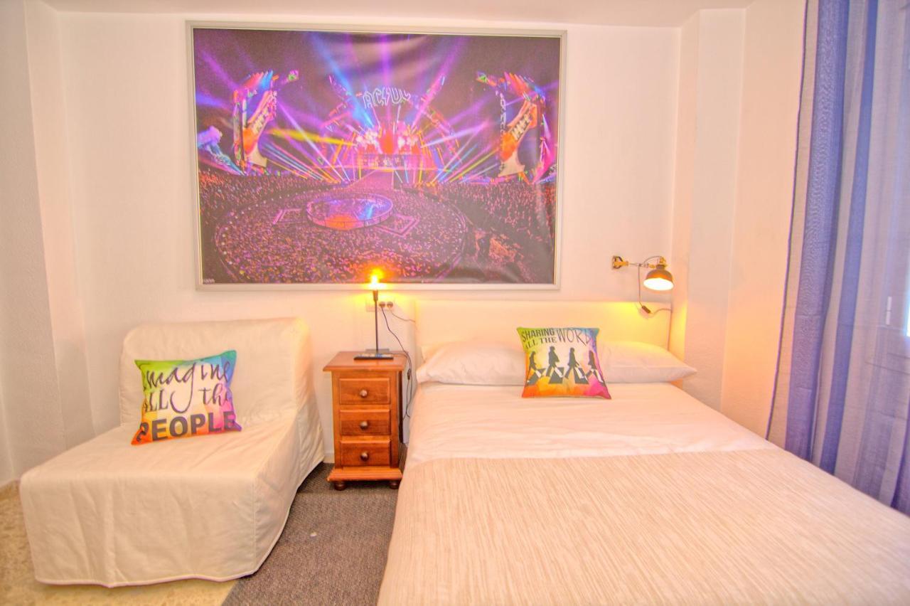 Low Cost Rooms Malaga River Εξωτερικό φωτογραφία